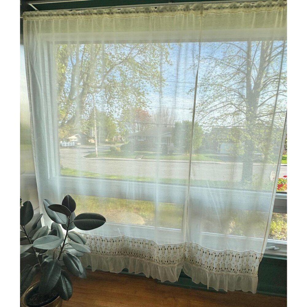 Vintage 70s curtain, cream, off-white, open lace ruffled bottom, rod header